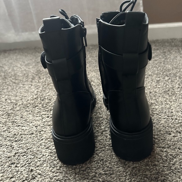 Black woman boots, size 8 - Picture 4 of 5